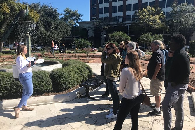 Hello Neighbor! The Mister Rogers Walking Tour! - Your 2-hour walking plan through Winter Park