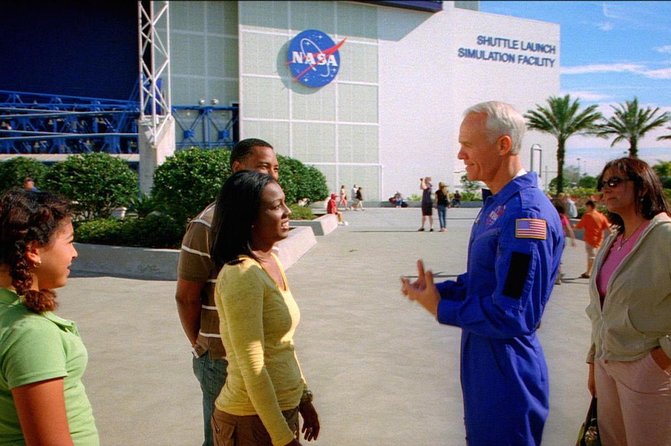 Kennedy Space Center Tour and Chat with an Astronaut Experience! - Why the Astronaut Chat Changes the Whole Kennedy Day