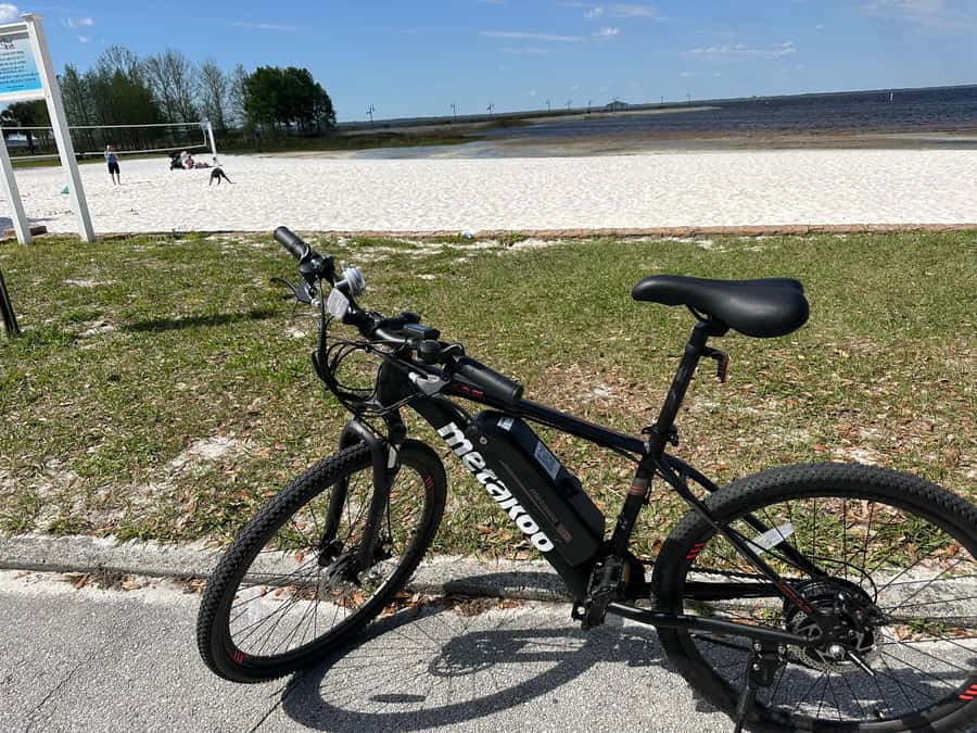 Kissimmee: Self-Guided Lakefront Tour on All Electric Bike - The self-guided format: freedom with a map in your pocket