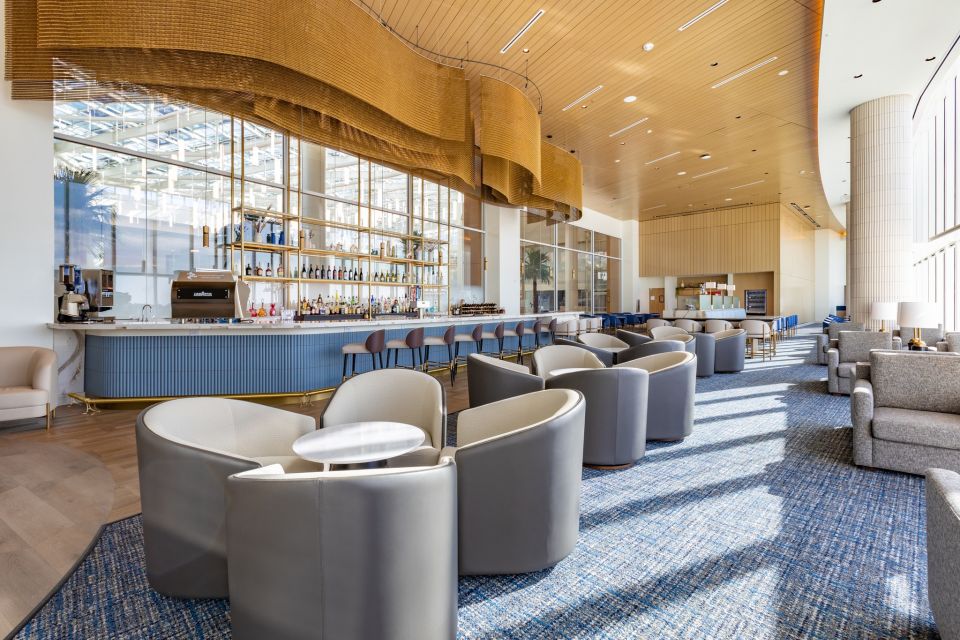 MCO Orlando International Airport: Plaza Premium Lounge - Key things that make this lounge worth your time