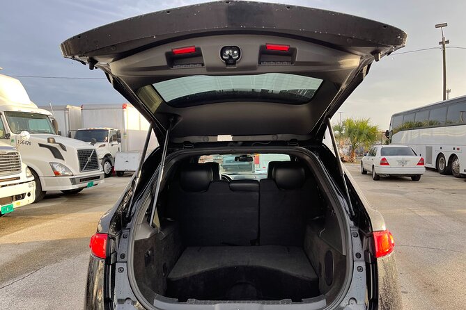 Orlando Airport MCO to Cocoa Beach and Cape Canaveral Hotels - Comfort on the way: Wi‑Fi, luxury sedan feel, and luggage reality