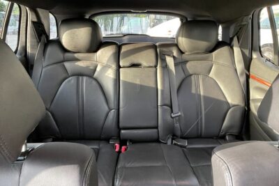 Orlando Airport MCO to Universal Orlando Resort Private transfer - Inside the Ride: Private Sedan Comfort, Wi‑Fi, and Real Timing
