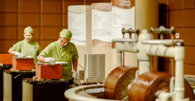 Orlando: Chocolate Kingdom Factory Adventure Tour - The prince, the dragon, and the interactive multimedia experience