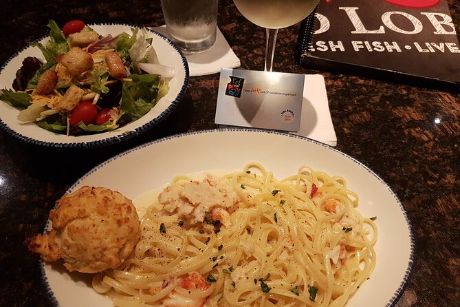 Orlando Discount Card: Eat and Play - Where you can save in Orlando: restaurants, attractions, and shopping stops