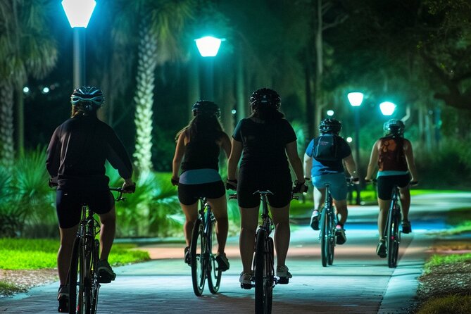 Orlando Night Bike Tour: A Fun Ride Thru the City’s Nightlife - Lake Eola by night: a peaceful ride with real skyline payoff