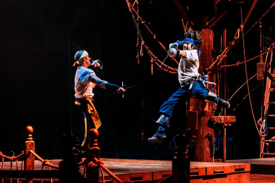 Orlando: Pirates Adventure Dinner Show with Drinks - The Shows’ Big Moments: Pyrotechnics, Stunts, and Cannon Blasts