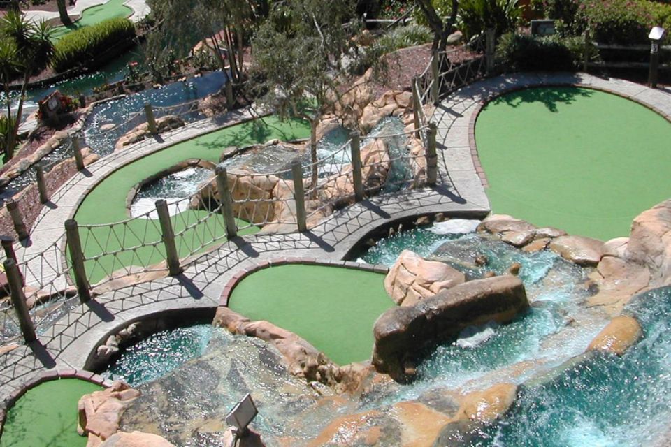 Orlando: Pirate's Cove Adventure Golf Entry Ticket - Entering the pirate world: 18th-century buccaneers, sunken ships and waterfalls