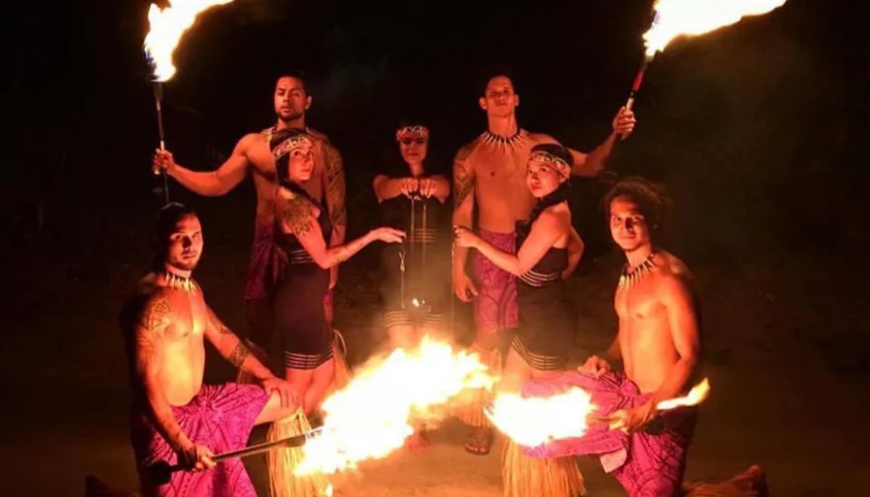 Orlando: Polynesian Fire Luau with Dinner and Live Show - The Outdoor Finale: Fire Poi and Samoan Fire Knife Stunts