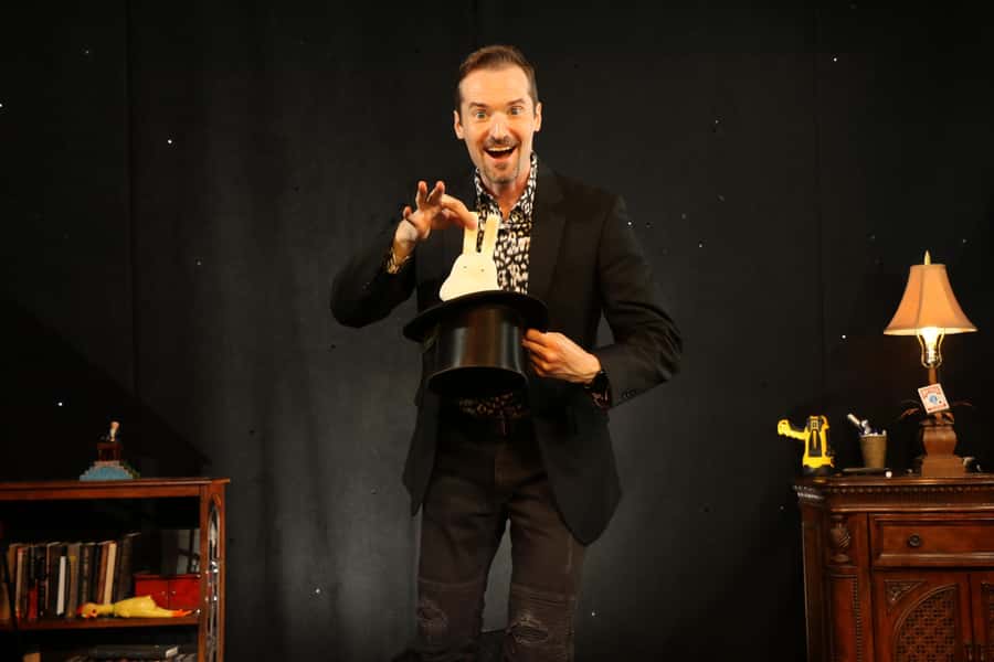 Orlando: The Outta Control Magic Comedy Dinner Show - 6 key reasons this Orlando dinner show is worth your time