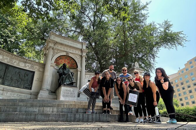 Outdoor Escape Room in Orlando - Lake Eola Park Area - The murder mystery setup: suspects, motives, and a final accusation