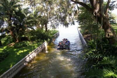 Pontoon Pub Crawl, 5 Lakeside Pubs and Restaurants Visit by Boat - Your money at work: what the $90 covers