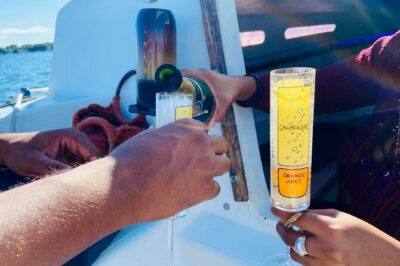 Private 2-Hour Day Sailing Experience - The 25-Foot Keel Boat: Comfort, Safety, and Where You’ll Hang Out