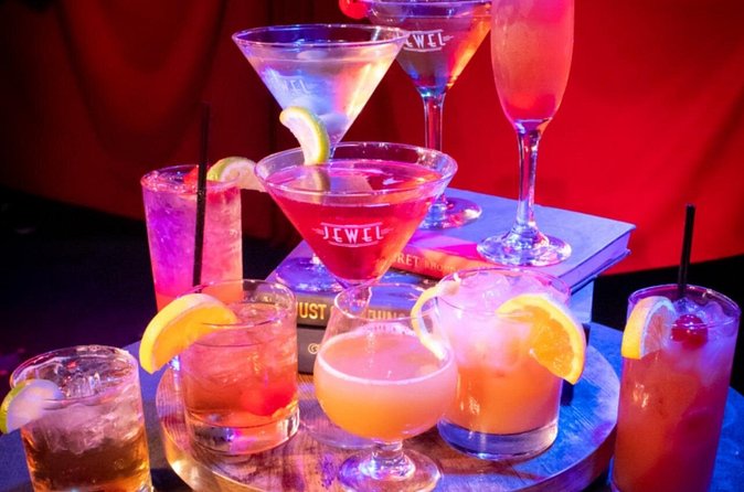 Speakeasy Murder Mystery Dinner Show in Orlando - Orlando Pacing: How the International Drive and WonderWorks Stops Fit In
