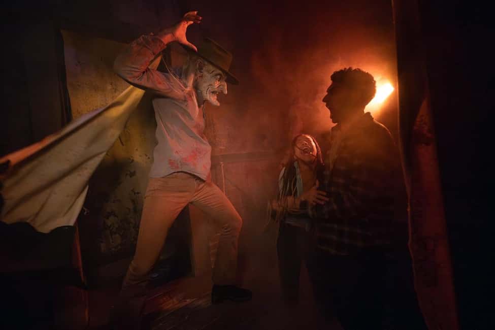 Universal Orlando Resort: Halloween Horror Nights - Live Entertainment and Select Late-Night Rides: The Break You Actually Need