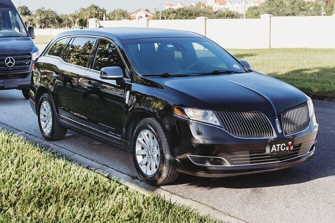 Universal Orlando Resorts to Orlando Airport MCO Private Transfer - Pickup at the Main Lobby: getting in the car without running around